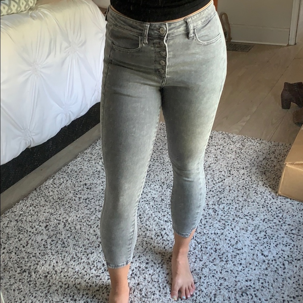 American Eagle Grey Stretch Short Jeggings